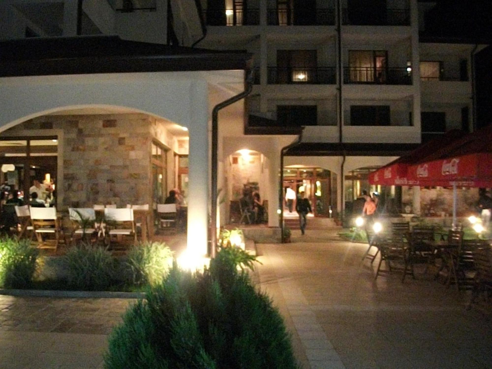 Hotel Park Karnobat Zewnętrze zdjęcie