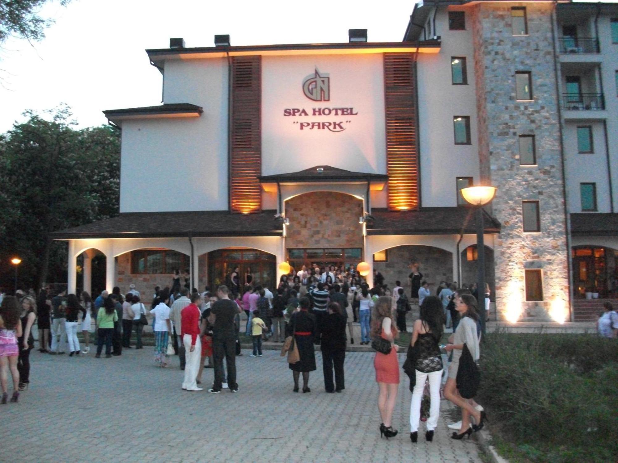 Hotel Park Karnobat Zewnętrze zdjęcie