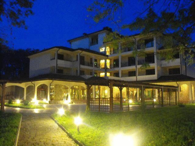 Hotel Park Karnobat Zewnętrze zdjęcie