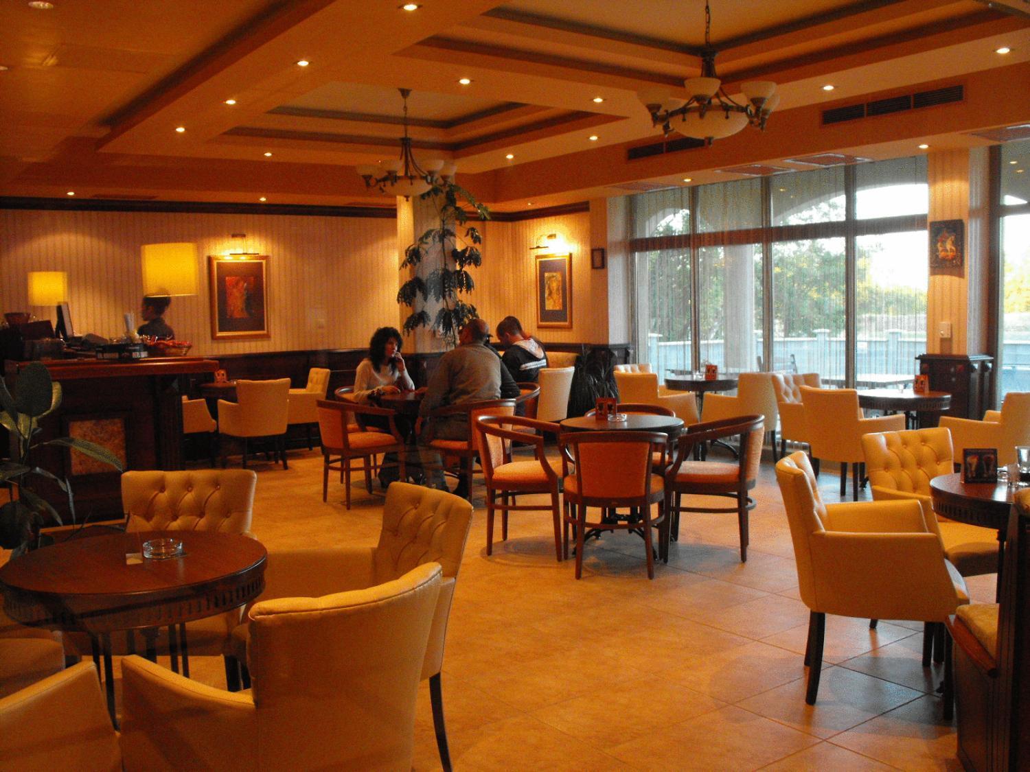 Hotel Park Karnobat Zewnętrze zdjęcie